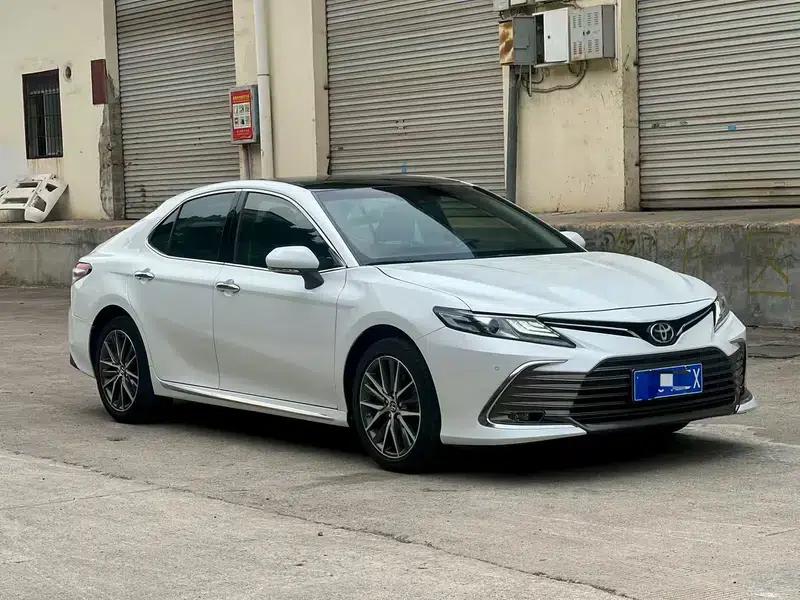 2023 Camry 2.5G Luxury Edition — миниатюра 3