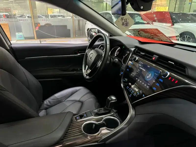 Camry 2019 Facelift 2.0G Luxury Edition — миниатюра 9