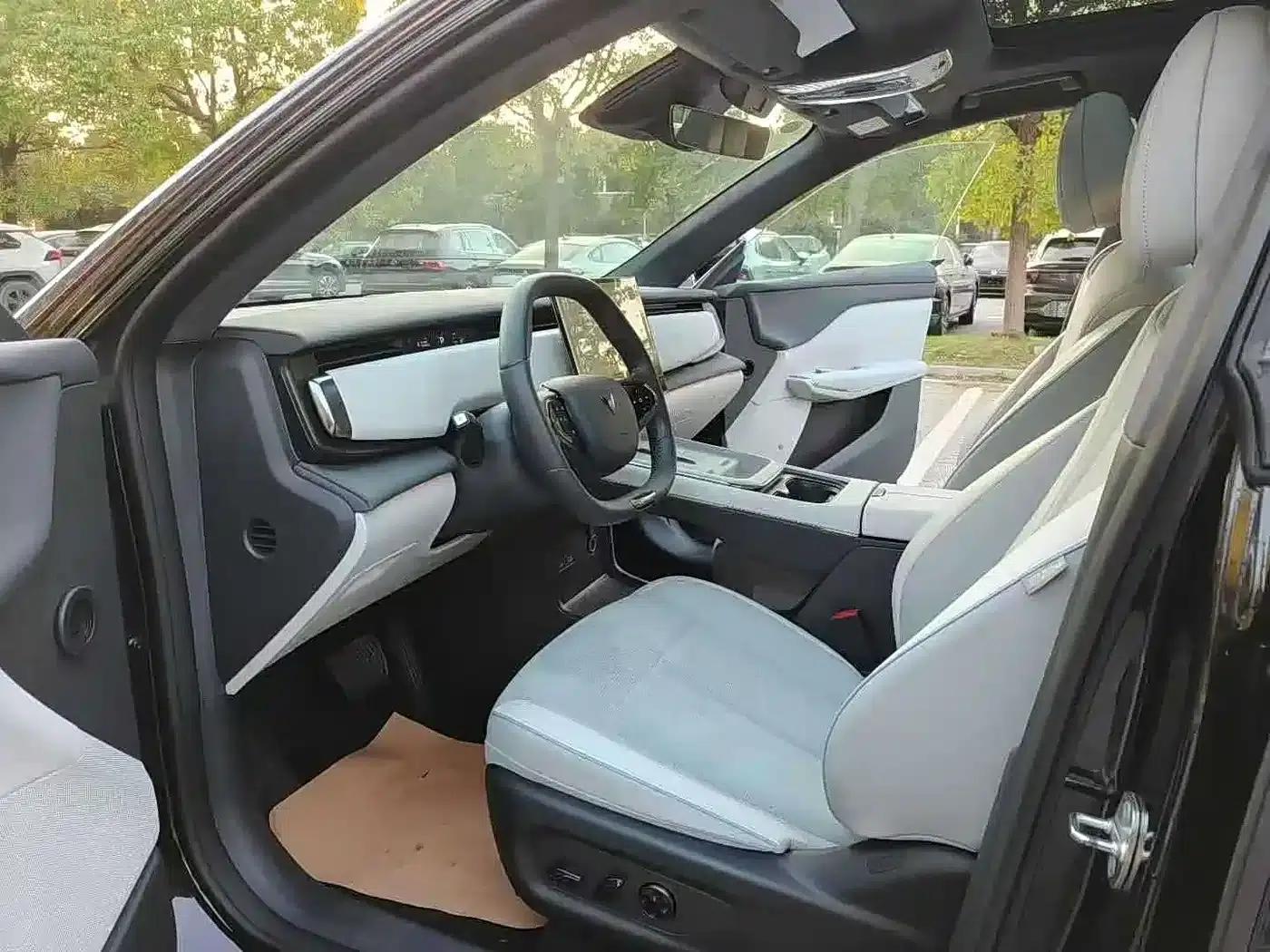 Voyah 2024 Long Range Supercharging Edition — миниатюра 4