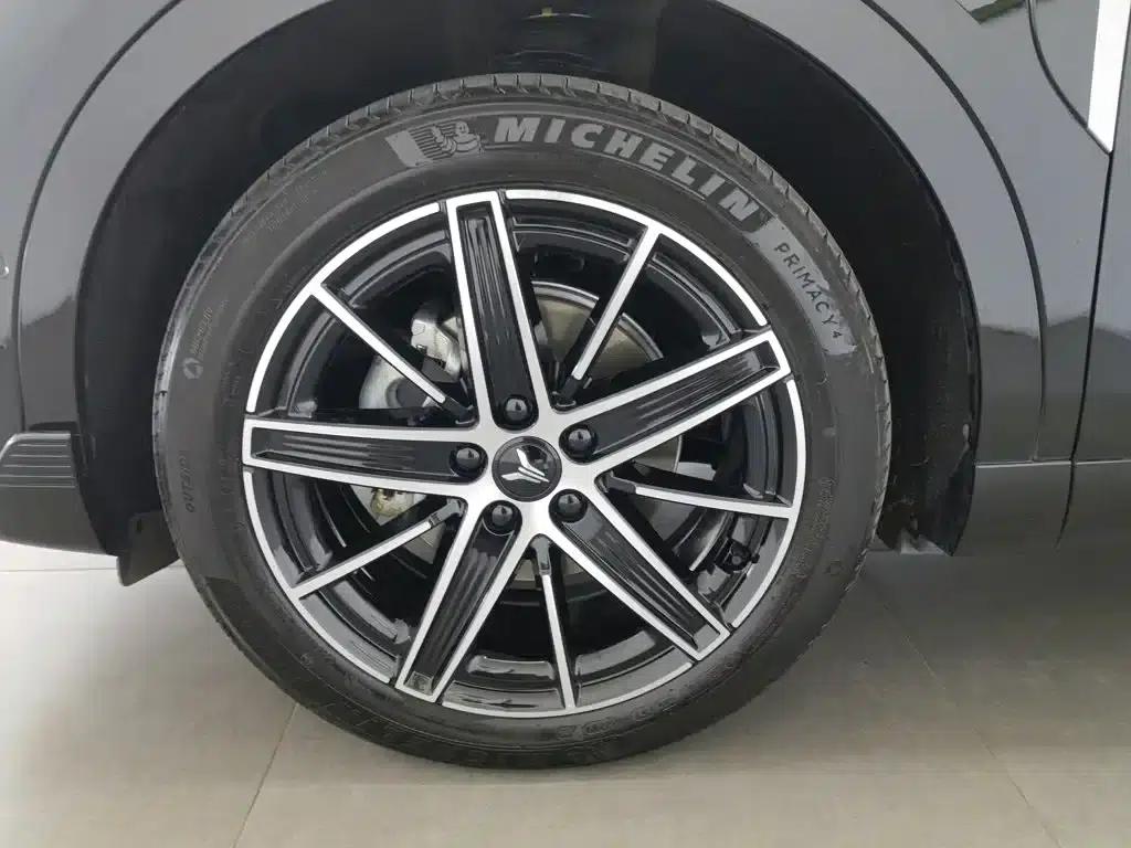 Voyah 2025 Four-Wheel Drive Qiankun Edition — миниатюра 17