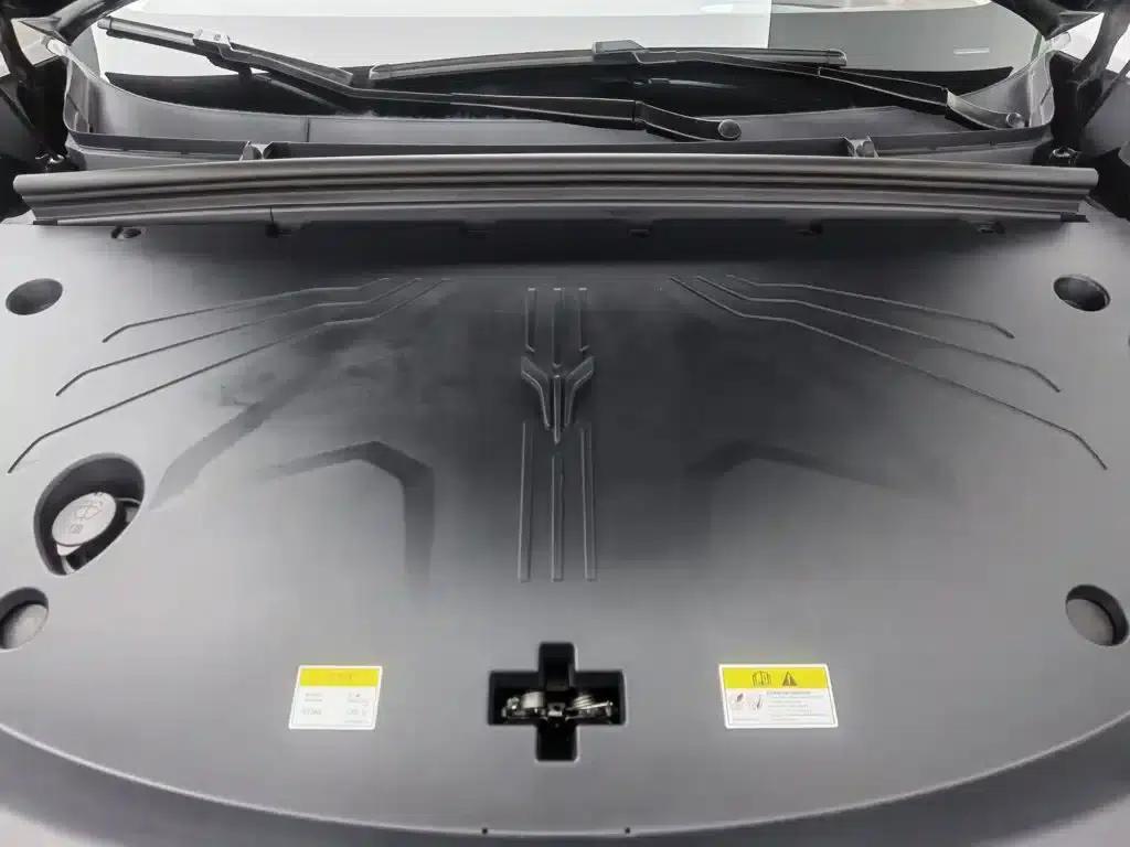 Voyah 2025 Four-Wheel Drive Qiankun Edition — миниатюра 6