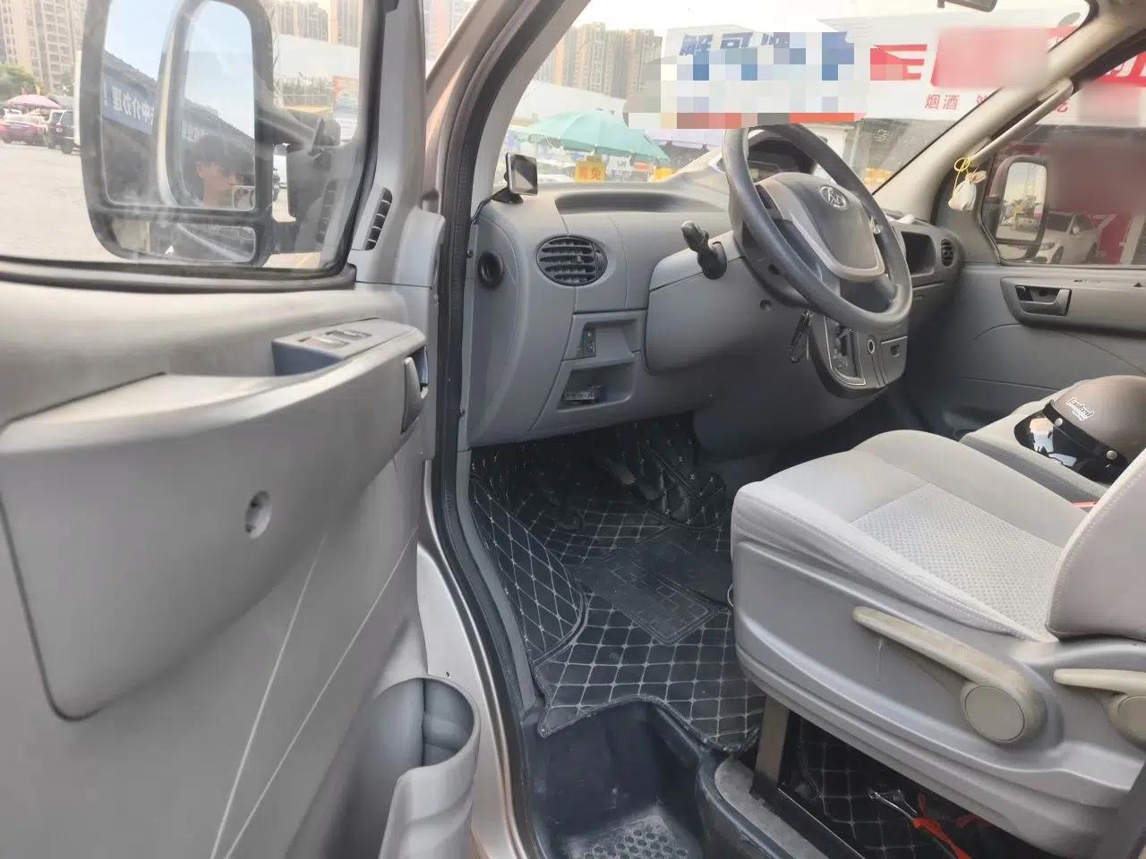 SAIC MAXUS Xintu V80 2017 2.5T AMT Aoyuntong National V Short Wheelbase Mid-Roof 5/6/10-Seater — миниатюра 15