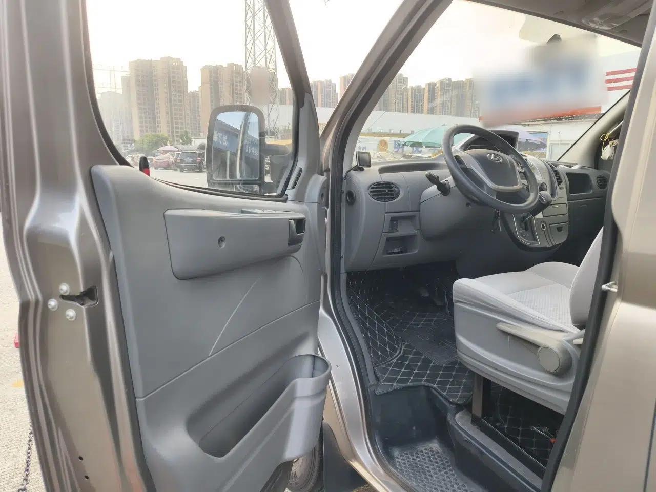 SAIC MAXUS Xintu V80 2017 2.5T AMT Aoyuntong National V Short Wheelbase Mid-Roof 5/6/10-Seater — миниатюра 16