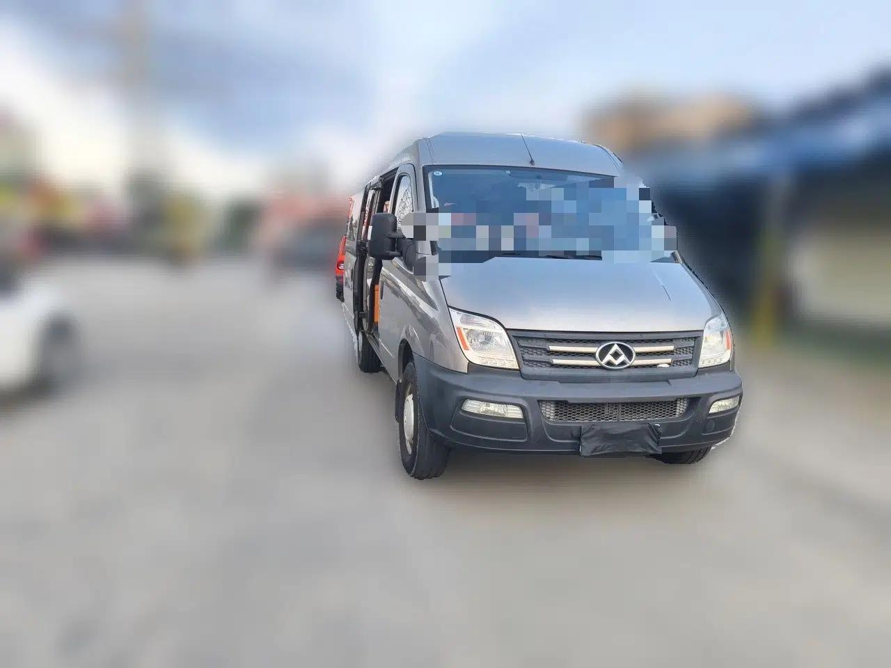 SAIC MAXUS Xintu V80 2017 2.5T AMT Aoyuntong National V Short Wheelbase Mid-Roof 5/6/10-Seater — миниатюра 3