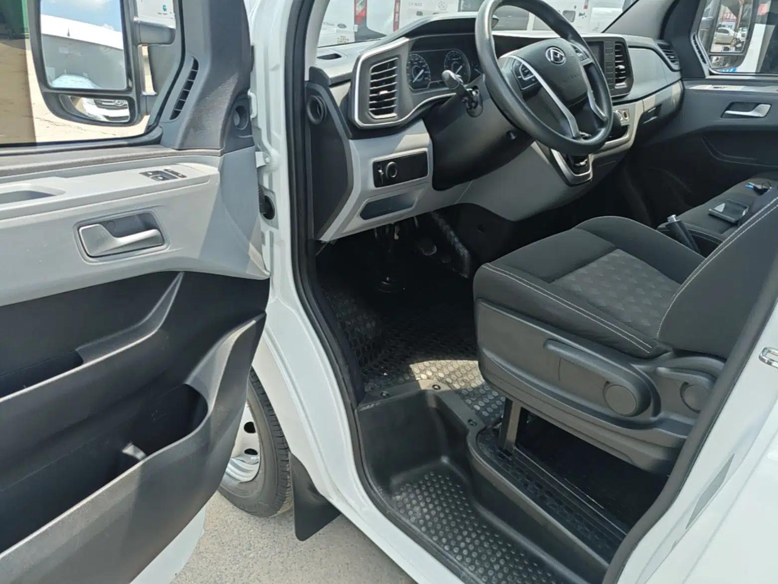 SAIC MAXUS Xintu V80 2024 Aotuntong Value Edition 6AMT Long Wheelbase Ultra-Low Roof 127 Ps 6/7/8/9-Seater — миниатюра 23
