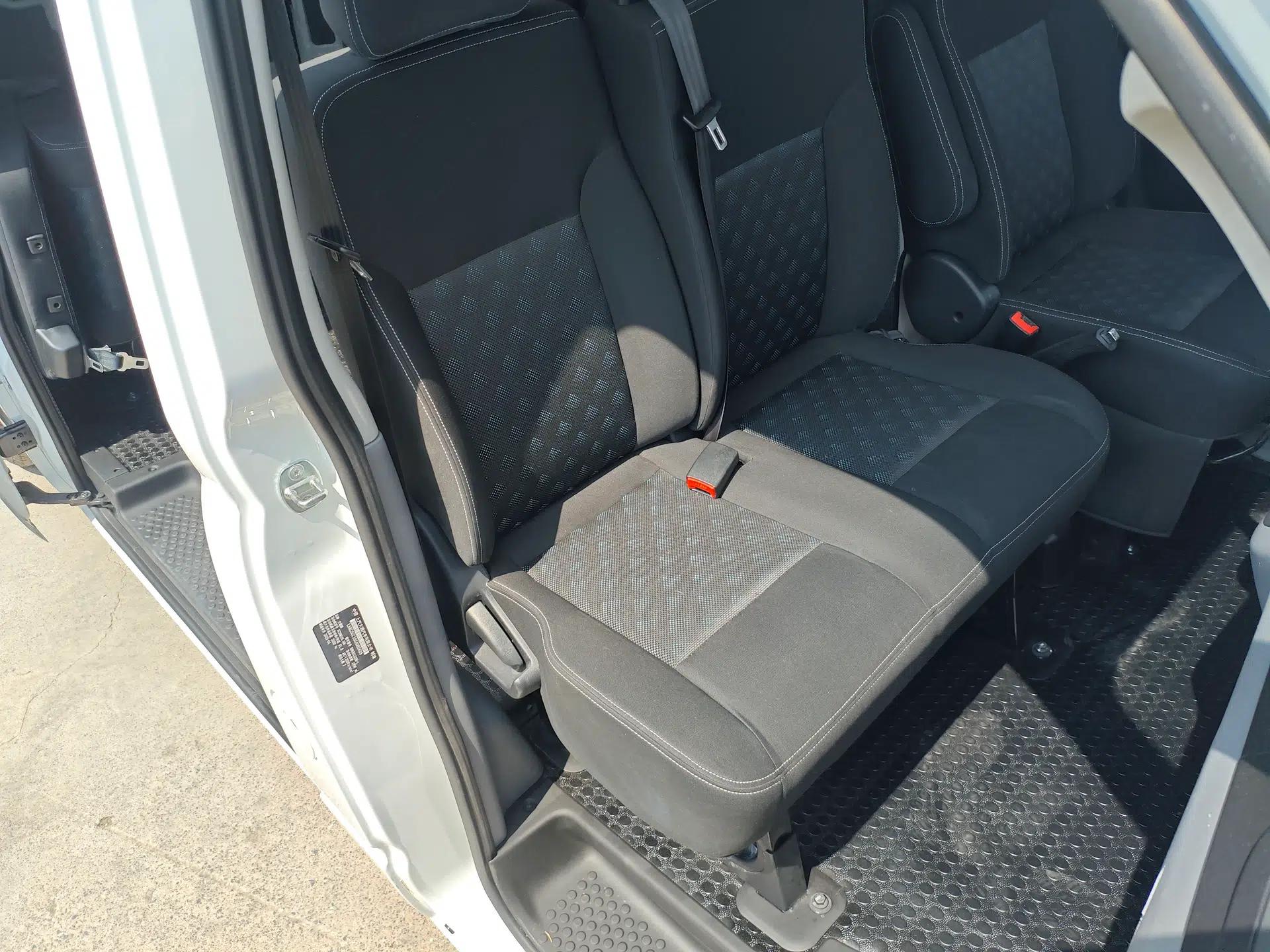 SAIC MAXUS Xintu V80 2024 Aotuntong Value Edition 6AMT Long Wheelbase Ultra-Low Roof 127 Ps 6/7/8/9-Seater — миниатюра 24