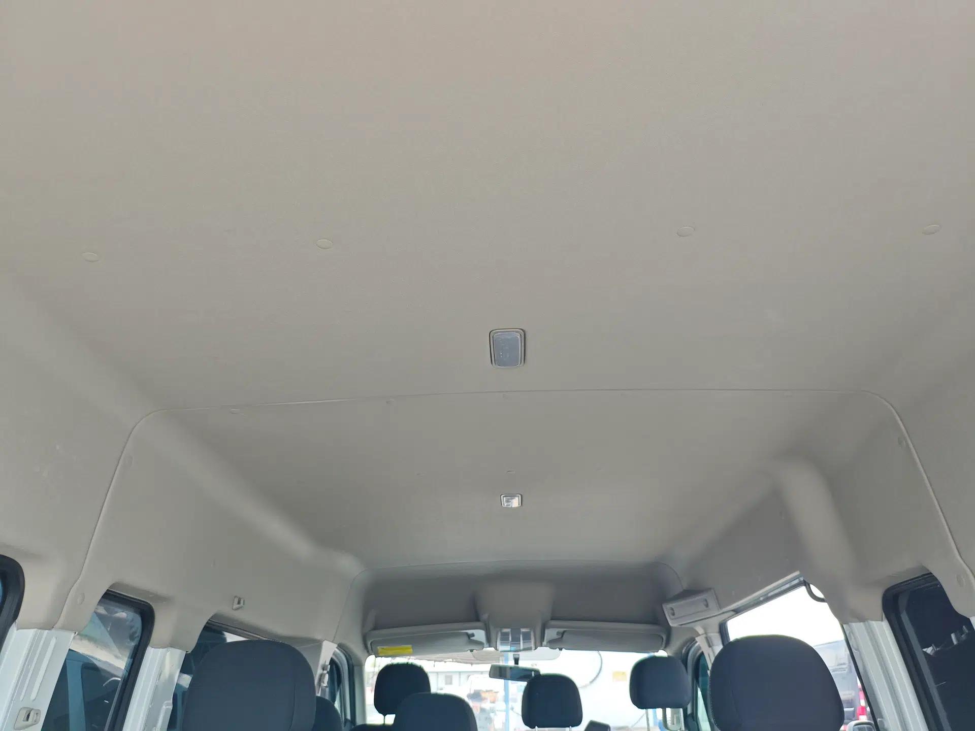 SAIC MAXUS Xintu V80 2025 PRO Aoyuntong 2.0T Automatic Long-Wheelbase Mid-Roof Model with 6/7/8/9 Seats — миниатюра 26