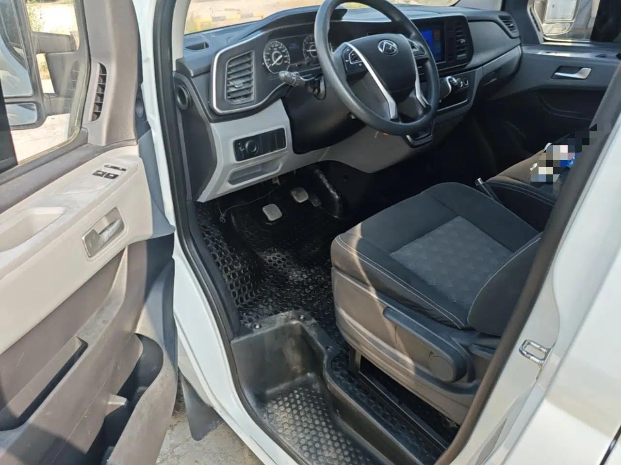 SAIC MAXUS Xintu V80 2024 Aotuntong Value Edition 6MT Short Wheelbase Ultra-Low Roof 127 Ps 5/6 Seats — миниатюра 23
