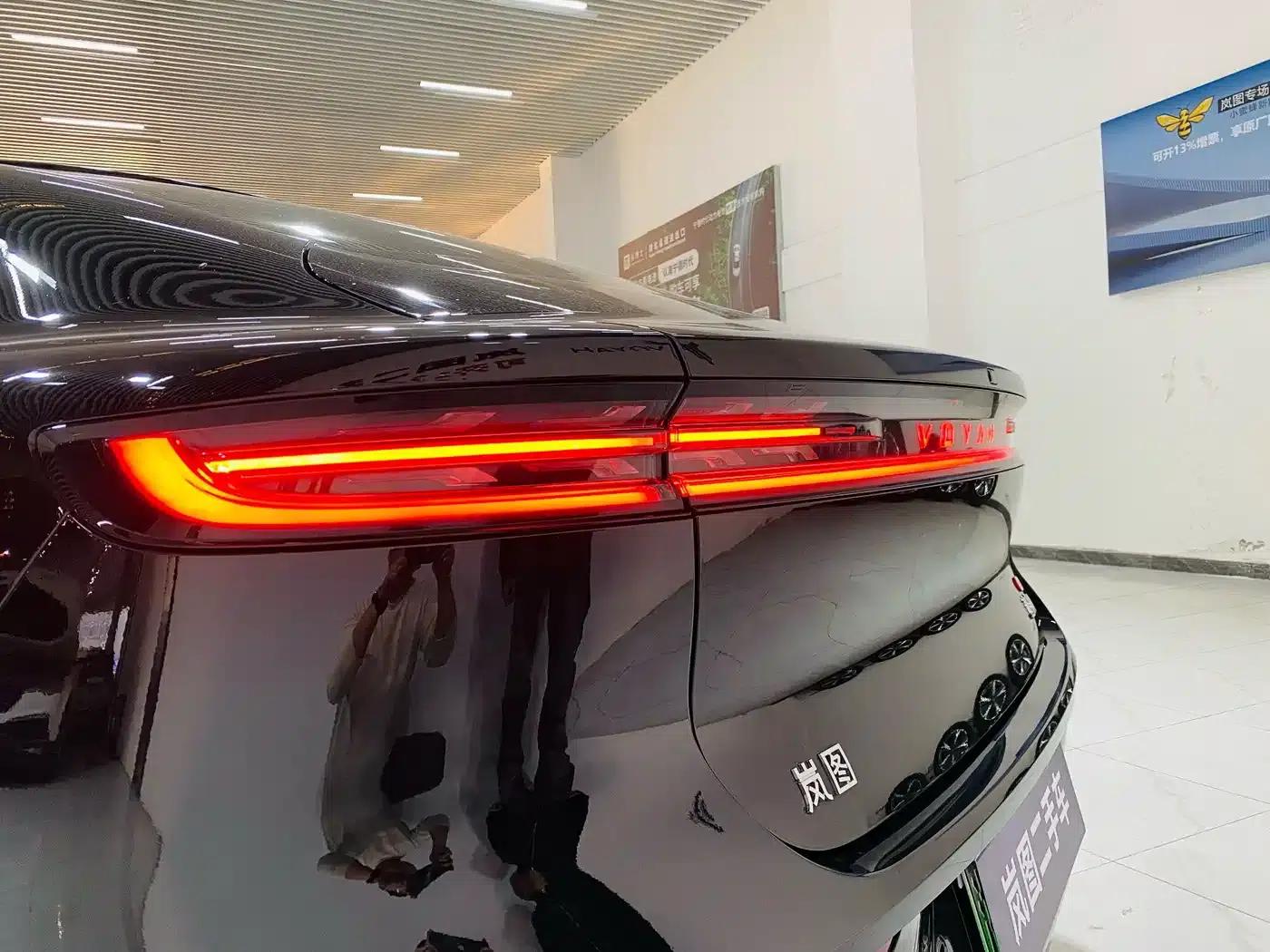 Voyah Chase Light L 2026 All-Wheel Drive Ultra — миниатюра 17