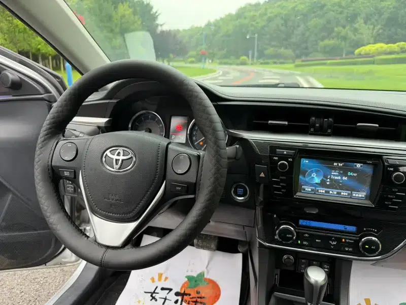 2014 Toyota Corolla 1.6L CVT GLX-i Navigation Edition — миниатюра 11