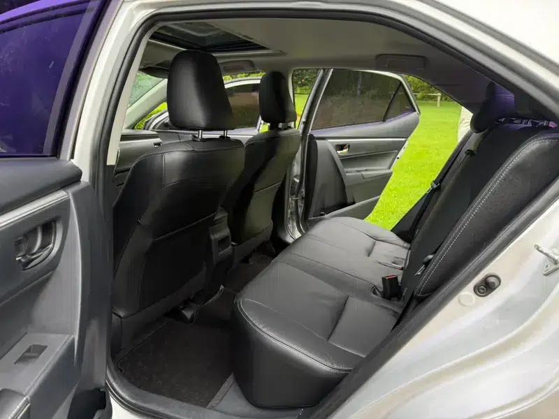 2014 Toyota Corolla 1.6L CVT GLX-i Navigation Edition — миниатюра 13