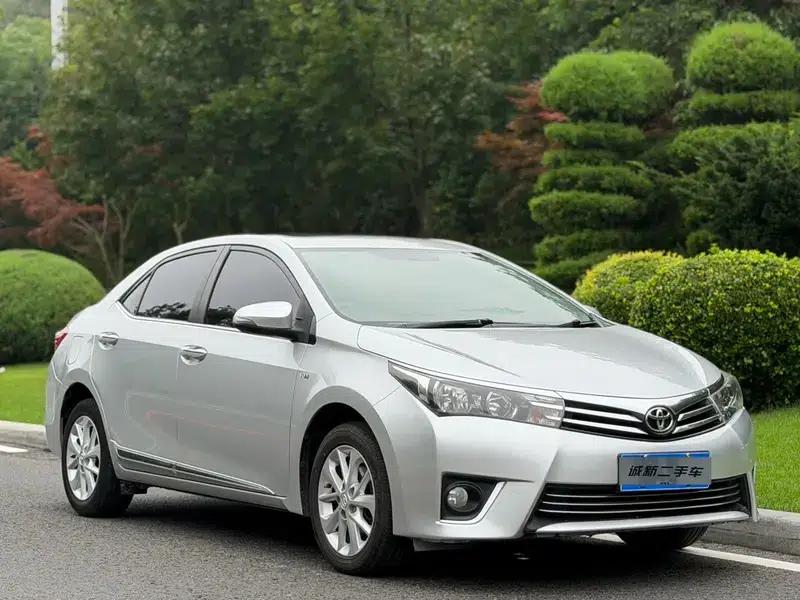 2014 Toyota Corolla 1.6L CVT GLX-i Navigation Edition — миниатюра 3