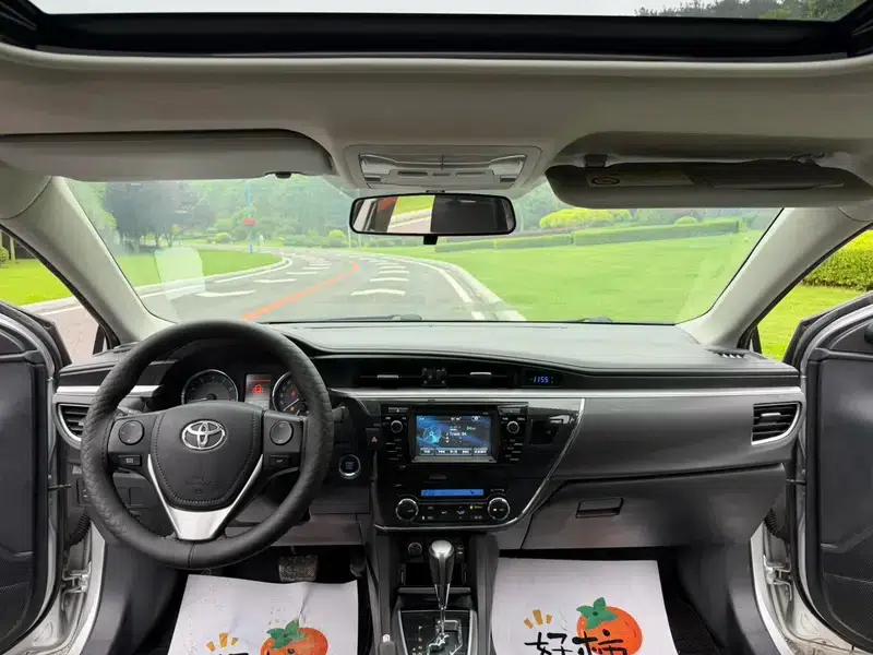 2014 Toyota Corolla 1.6L CVT GLX-i Navigation Edition — миниатюра 10