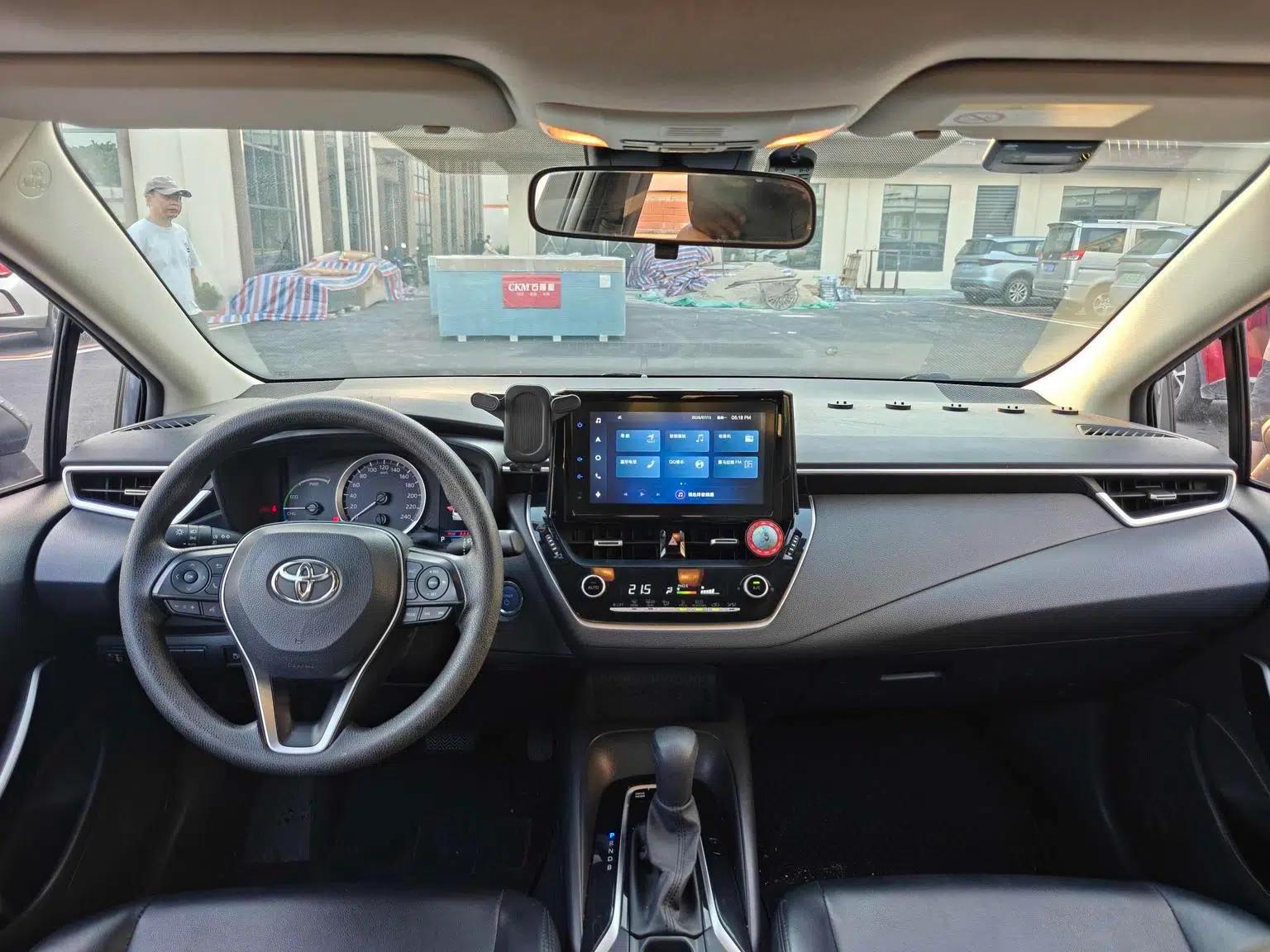 2021 Toyota Corolla Hybrid 1.8L E-CVT Elite Edition — миниатюра 13