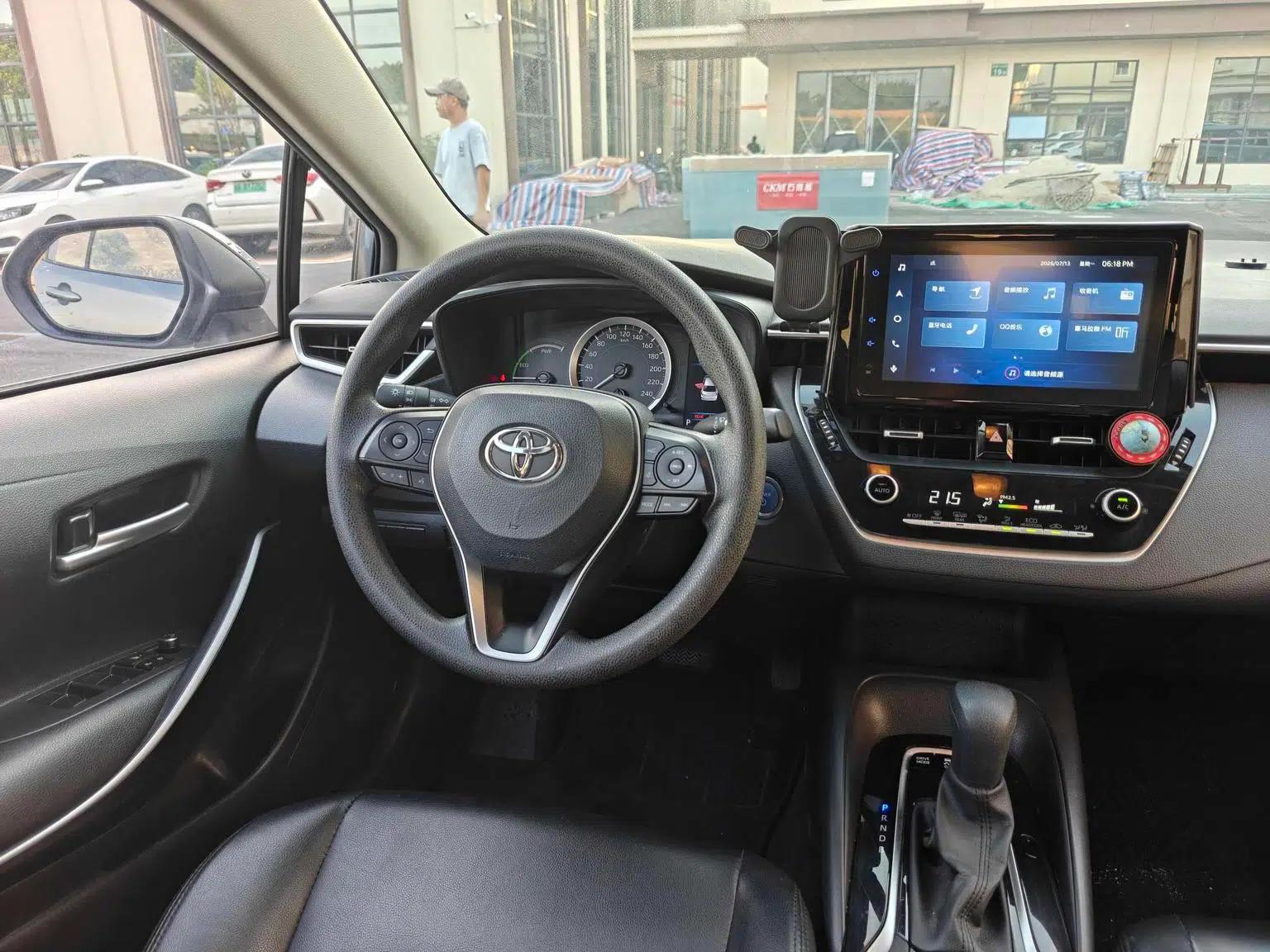 2021 Toyota Corolla Hybrid 1.8L E-CVT Elite Edition — миниатюра 15