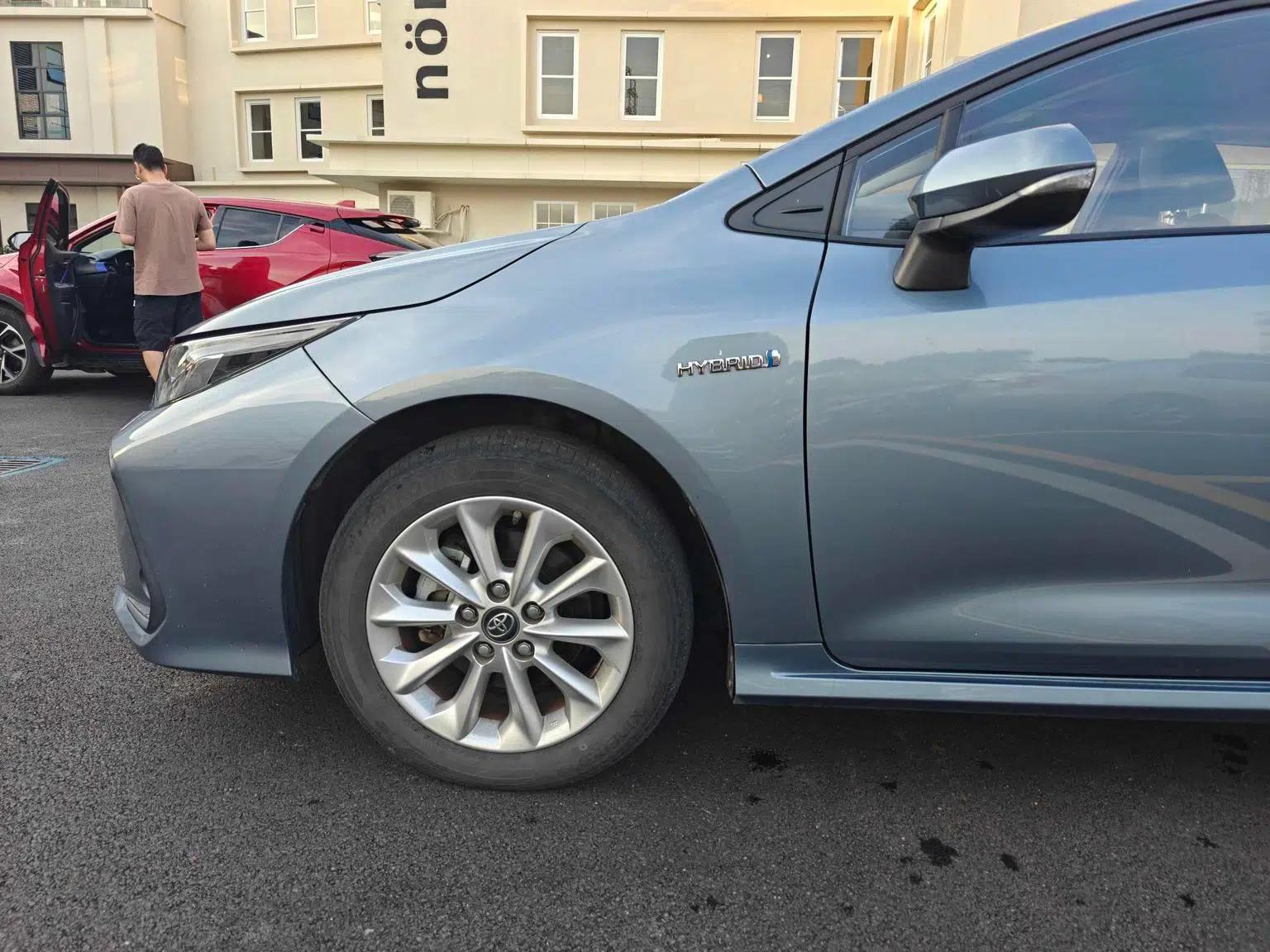 2021 Toyota Corolla Hybrid 1.8L E-CVT Elite Edition — миниатюра 4