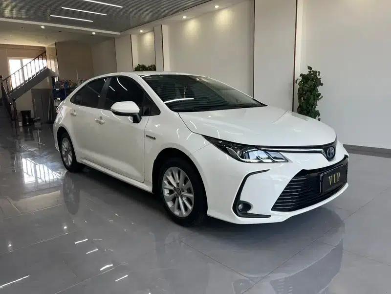 2021 Toyota Corolla Hybrid 1.8L E-CVT Elite Edition — миниатюра 3