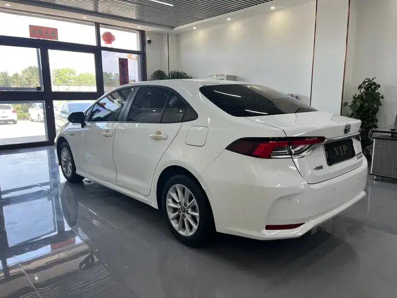 2021 Toyota Corolla Hybrid 1.8L E-CVT Elite Edition — миниатюра 4