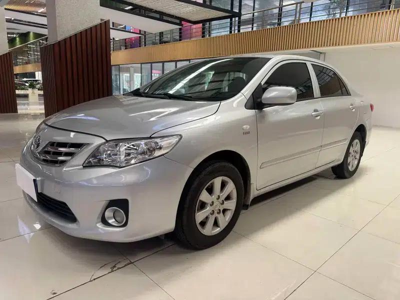 2013 Toyota Corolla Special Edition 1.6L Automatic GL — миниатюра 1