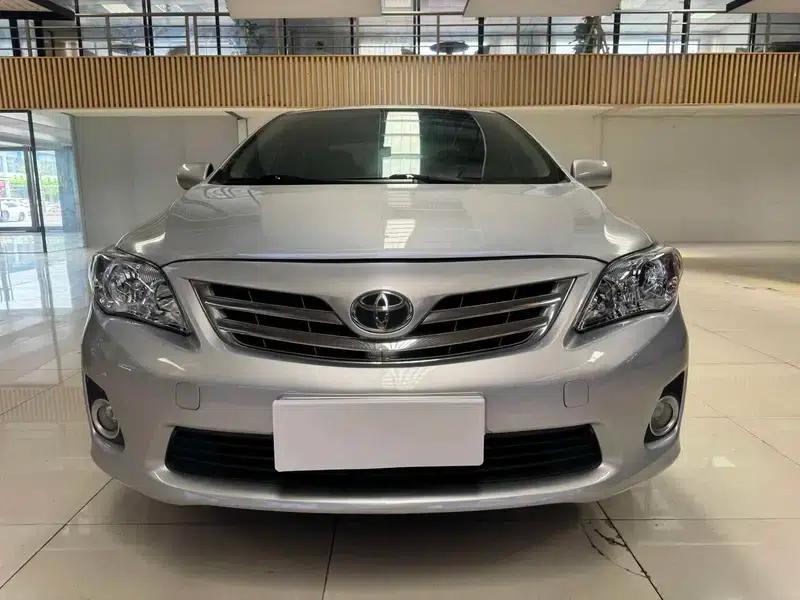 2013 Toyota Corolla Special Edition 1.6L Automatic GL — миниатюра 2
