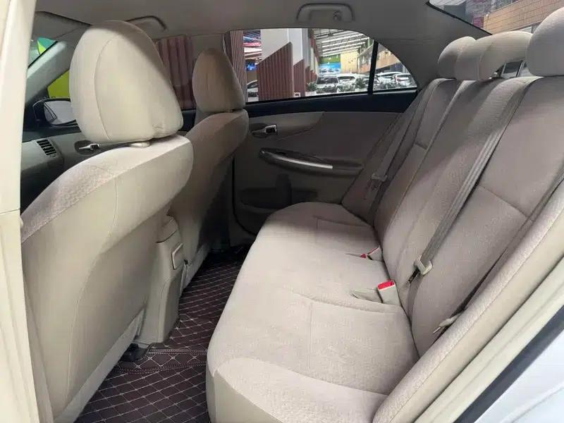 2013 Toyota Corolla Special Edition 1.6L Automatic GL — миниатюра 9