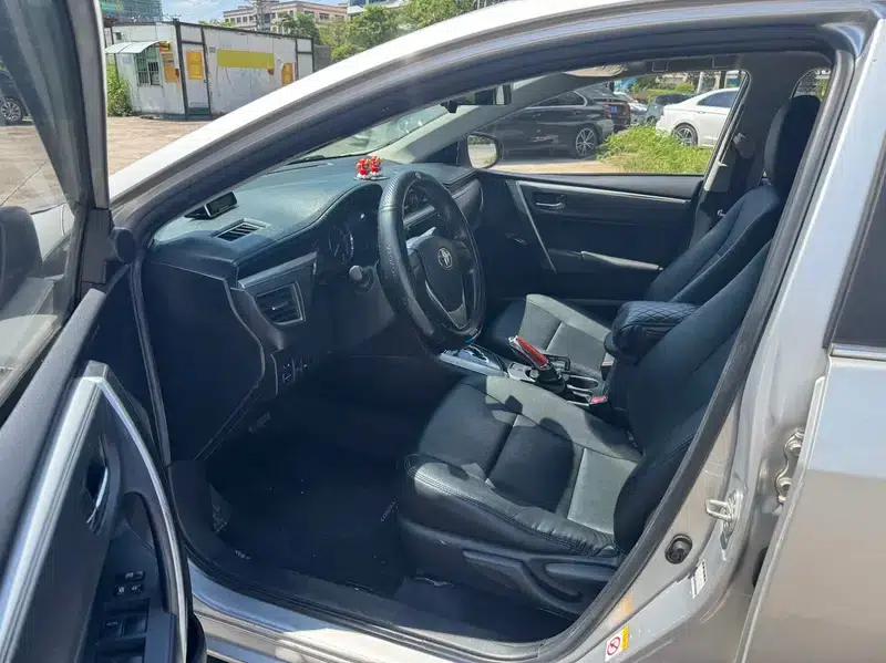 2014 Corolla 1.6L CVT GL-i — миниатюра 11
