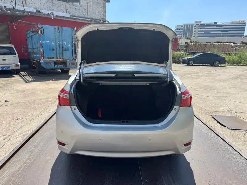 2014 Corolla 1.6L CVT GL-i — миниатюра 13