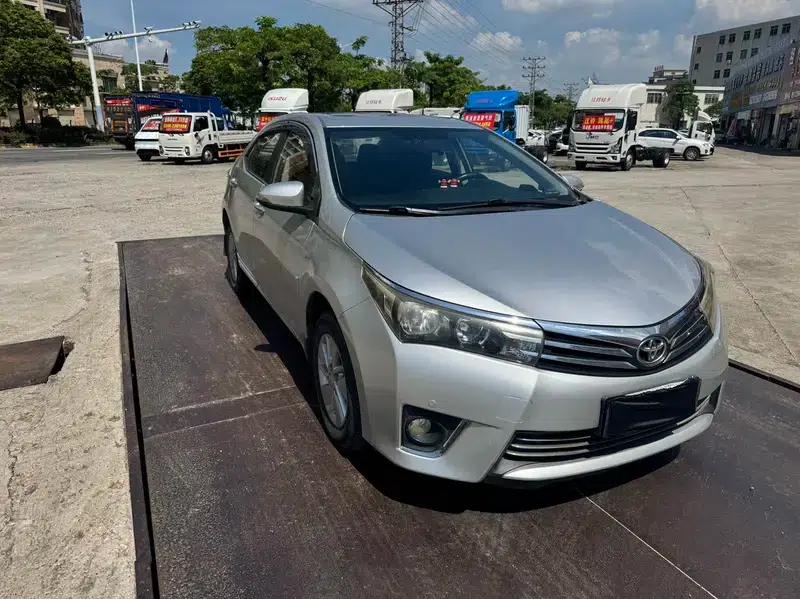 2014 Corolla 1.6L CVT GL-i — миниатюра 3