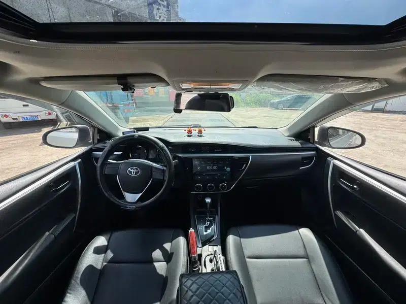 2014 Corolla 1.6L CVT GL-i — миниатюра 10