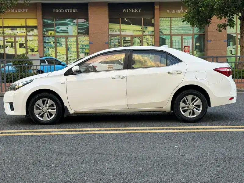 2017 Toyota Corolla Facelift 1.6L S-CVT GL (National V Emission Standard) — миниатюра 4