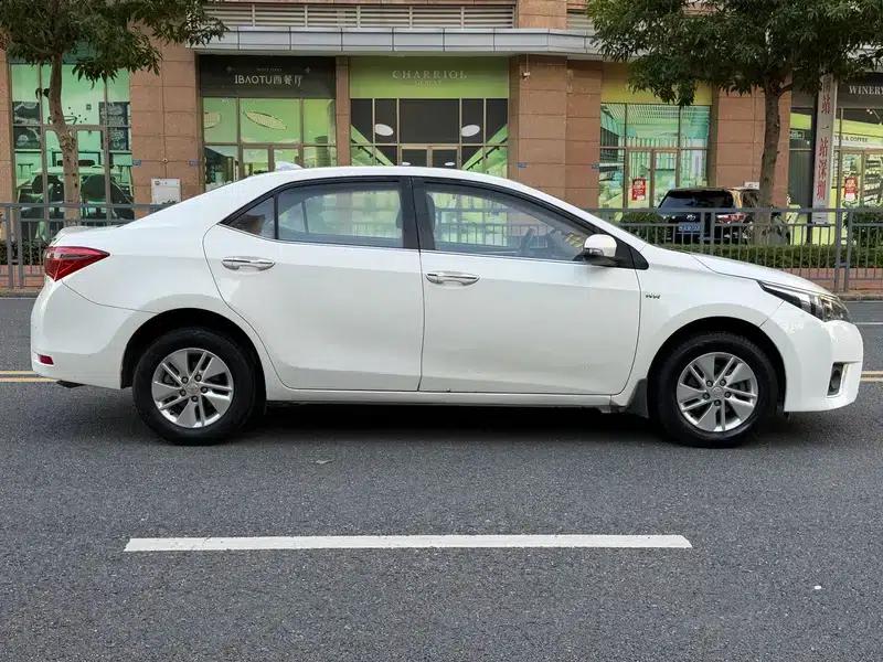 2017 Toyota Corolla Facelift 1.6L S-CVT GL (National V Emission Standard) — миниатюра 8