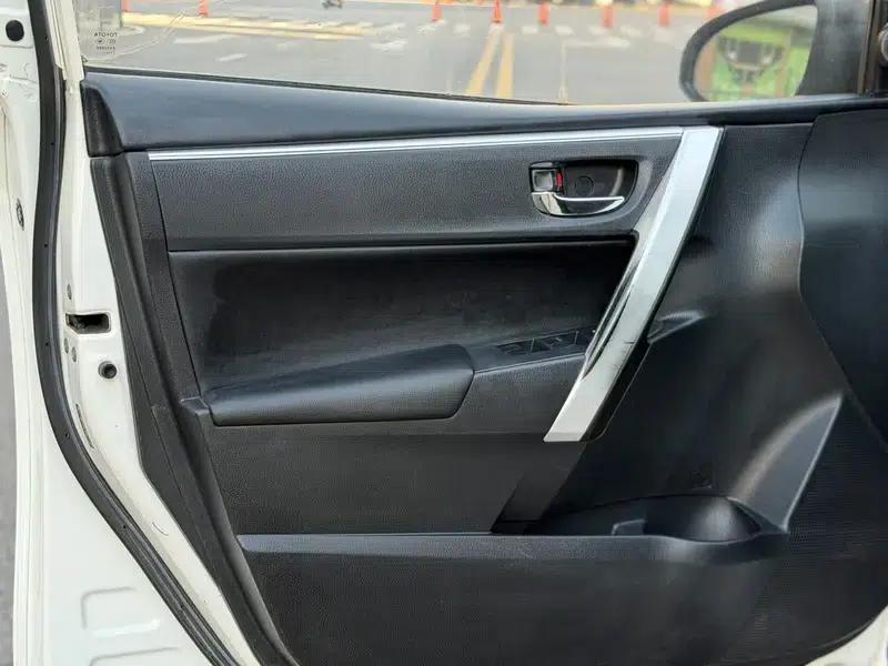 2017 Toyota Corolla Facelift 1.6L S-CVT GL (National V Emission Standard) — миниатюра 10