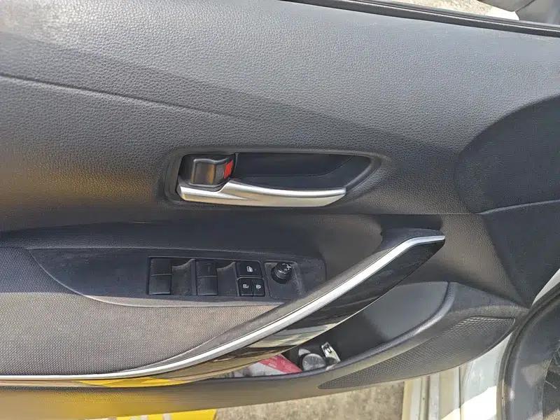 2019 Toyota Corolla Hybrid 1.8L E-CVT GL-i Pioneer Edition — миниатюра 15