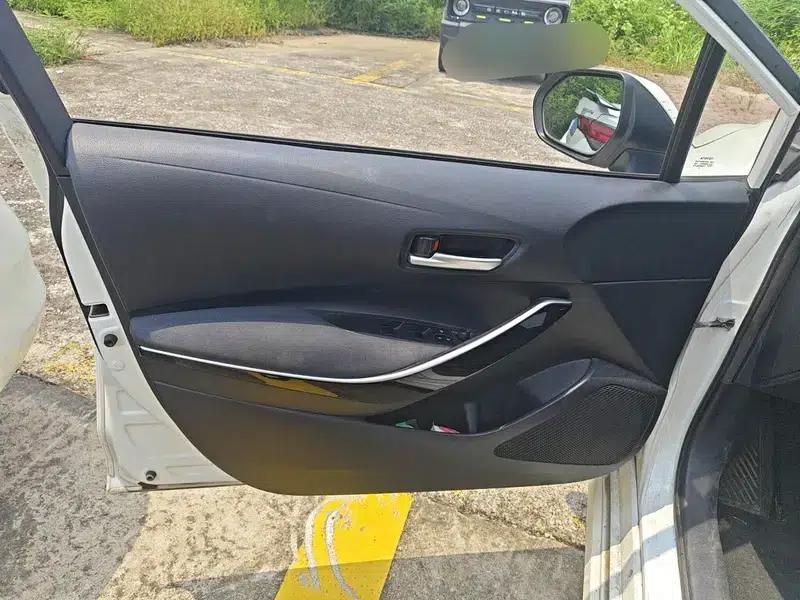 2019 Toyota Corolla Hybrid 1.8L E-CVT GL-i Pioneer Edition — миниатюра 16