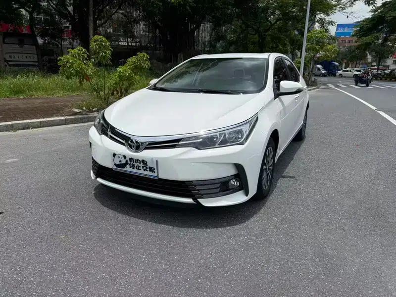 2017 Toyota Corolla Facelift 1.2T S-CVT GL-i (National V Emission Standard) — миниатюра 1