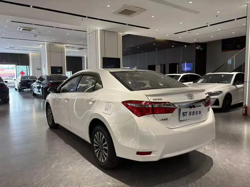 2017 Corolla 1.2T CVT GL — миниатюра 4