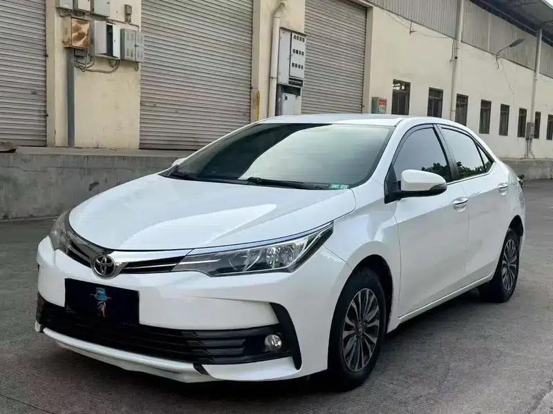 2017 Corolla 1.2T CVT GL — миниатюра 1
