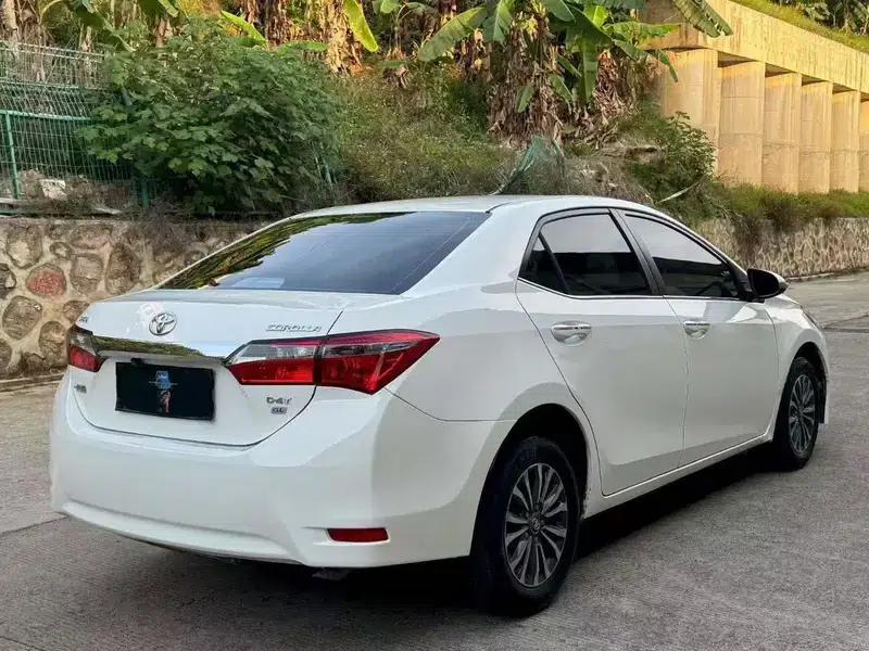 2017 Corolla 1.2T CVT GL — миниатюра 6