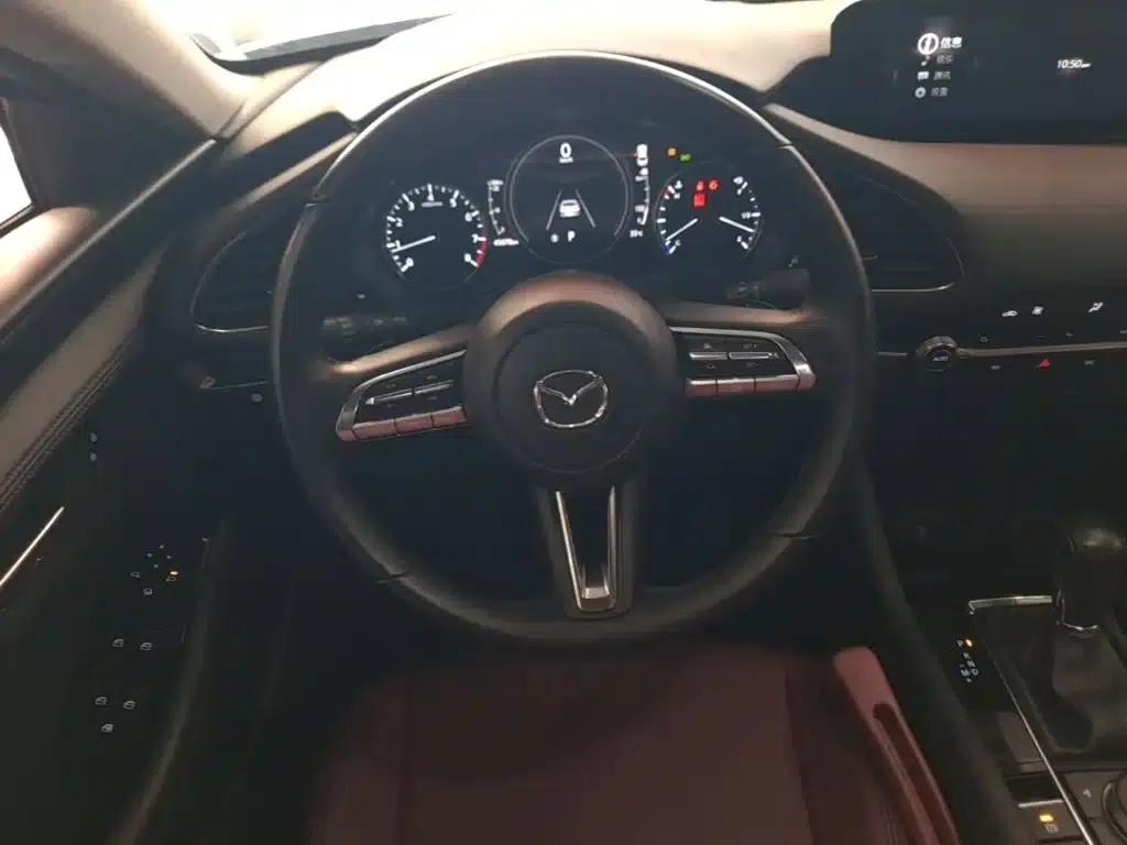 Mazda3 Axela 2022 2.0L Automatic Premium Edition — миниатюра 11