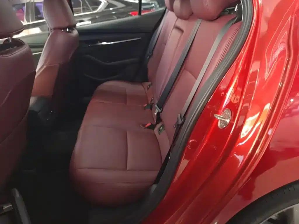 Mazda3 Axela 2022 2.0L Automatic Premium Edition — миниатюра 17