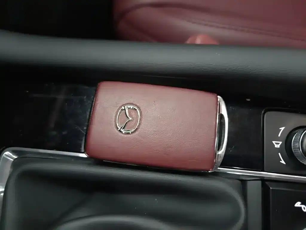 Mazda3 Axela 2022 2.0L Automatic Premium Edition — миниатюра 9