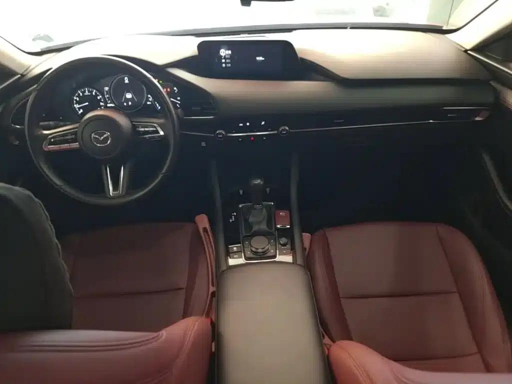 Mazda3 Axela 2022 2.0L Automatic Premium Edition — миниатюра 10