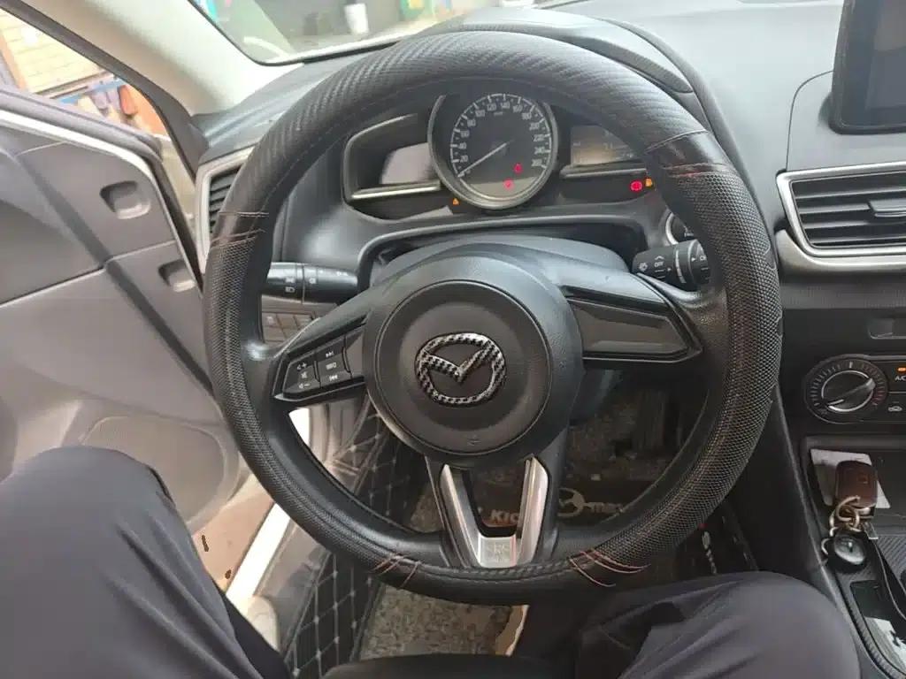 Mazda3 Axela 2017 Hatchback 1.5L Automatic Comfort Model (China V Emission Standard) — миниатюра 11
