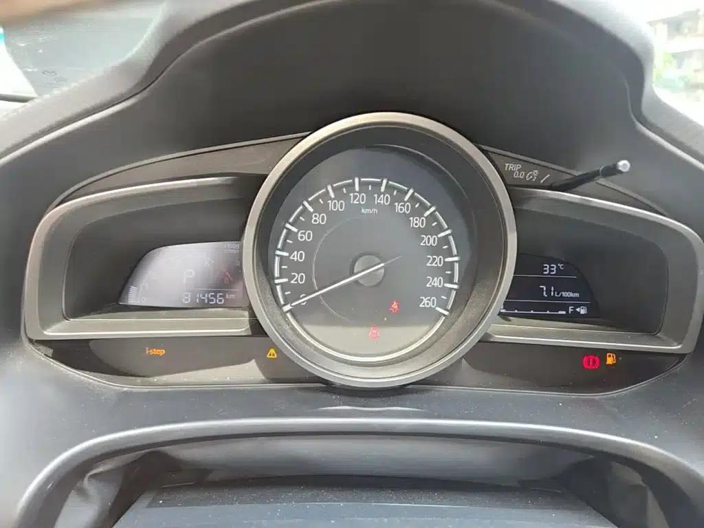 Mazda3 Axela 2017 Hatchback 1.5L Automatic Comfort Model (China V Emission Standard) — миниатюра 12