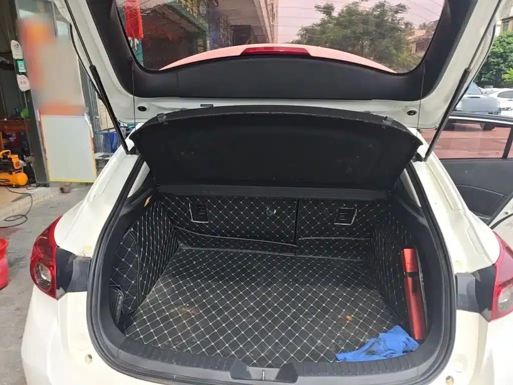 Mazda3 Axela 2017 Hatchback 1.5L Automatic Comfort Model (China V Emission Standard) — миниатюра 19