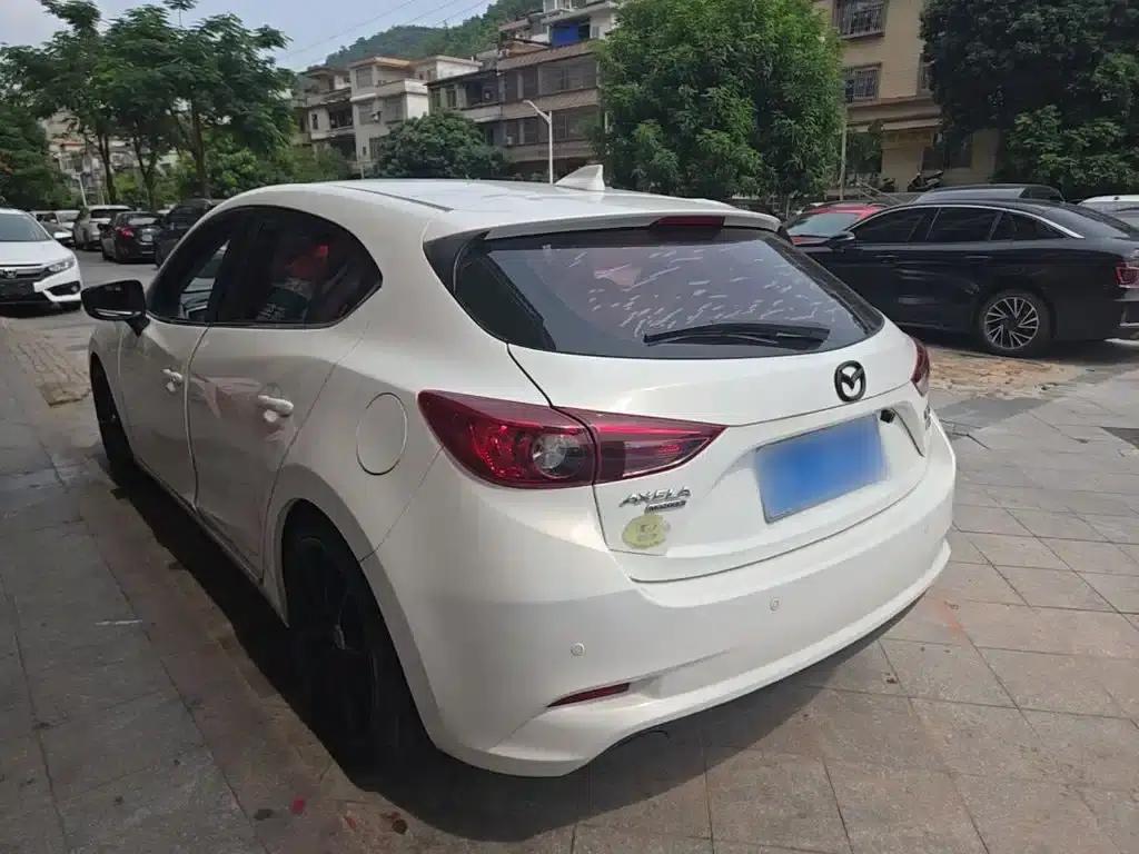 Mazda3 Axela 2017 Hatchback 1.5L Automatic Comfort Model (China V Emission Standard) — миниатюра 5