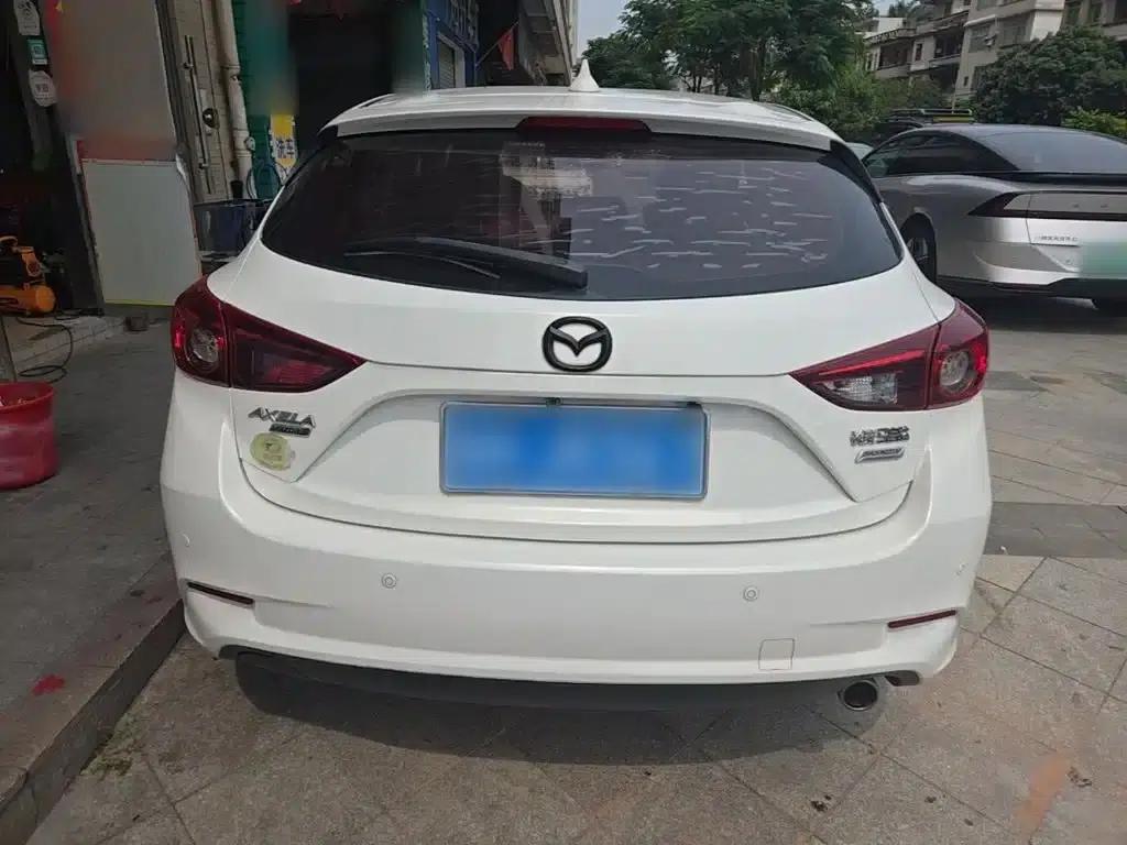 Mazda3 Axela 2017 Hatchback 1.5L Automatic Comfort Model (China V Emission Standard) — миниатюра 6