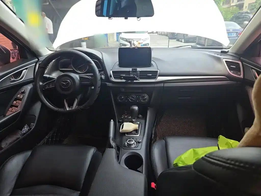 Mazda3 Axela 2017 Hatchback 1.5L Automatic Comfort Model (China V Emission Standard) — миниатюра 10