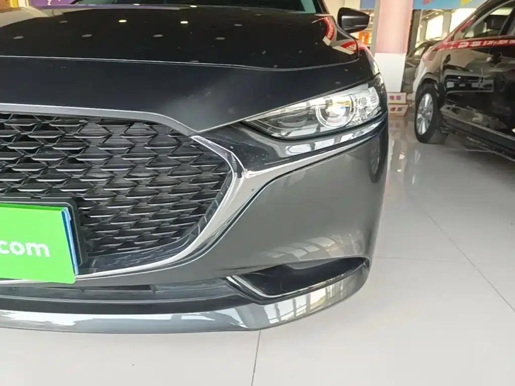 Mazda3 Axela 2020 2.0L Automatic Premium Edition — миниатюра 24