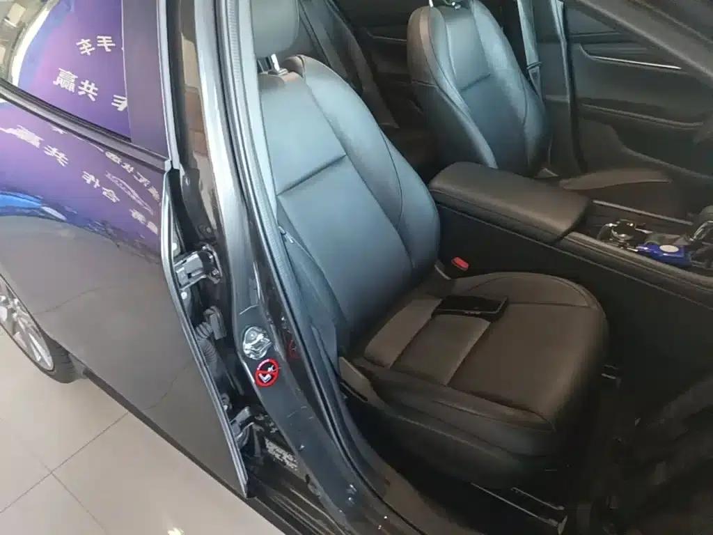Mazda3 Axela 2020 2.0L Automatic Premium Edition — миниатюра 25